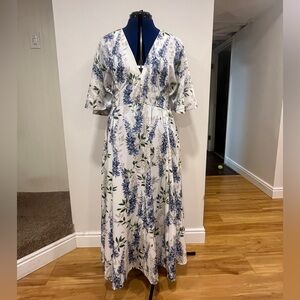 Floral Blue and White Women's maxi Dress with pockets